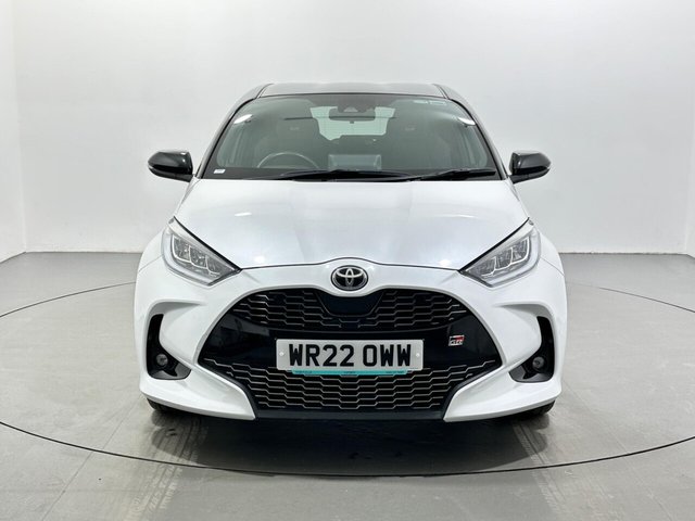 2022 Toyota Yaris - Photo 3