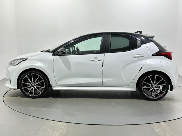2022 Toyota Yaris - Photo 5