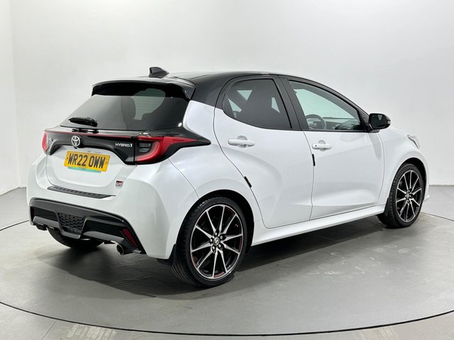 2022 Toyota Yaris - Photo 8