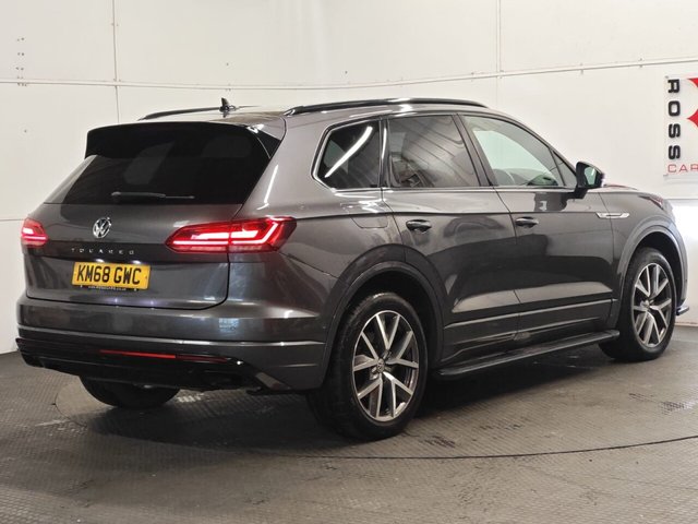 2018 Volkswagen Touareg - Photo 3