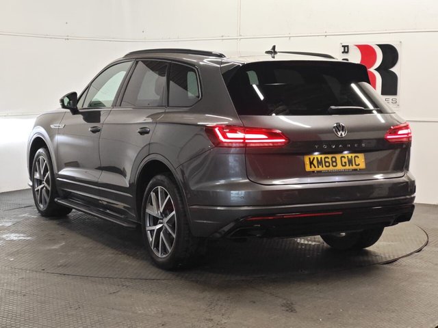 2018 Volkswagen Touareg - Photo 5