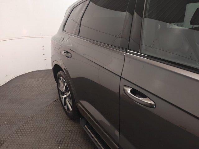 2018 Volkswagen Touareg - Photo 11