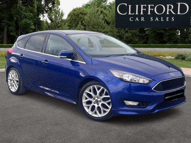 2015 Ford Focus 1.6L Zetec S 5dr - Photo 2