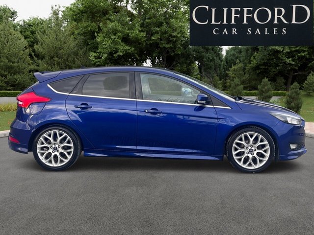 2015 Ford Focus 1.6L Zetec S 5dr - Photo 9
