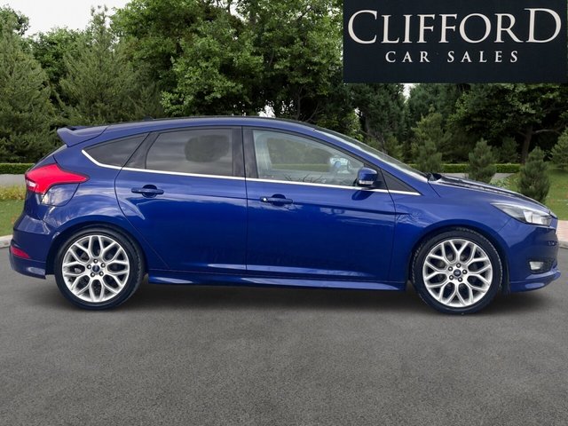 2015 Ford Focus 1.6L Zetec S 5dr - Photo 10