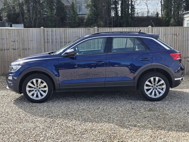 2020 VOLKSWAGEN T-ROC - Photo 2