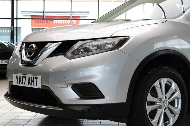 View our NISSAN X-TRAIL