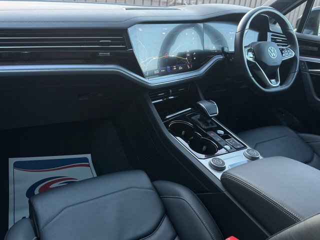 2023 VOLKSWAGEN TOUAREG 3.0 TDI V6 Black Edition SUV 5dr Diesel Tiptronic 4Motion Euro 6 (s/s) (231 ps) - Photo 9