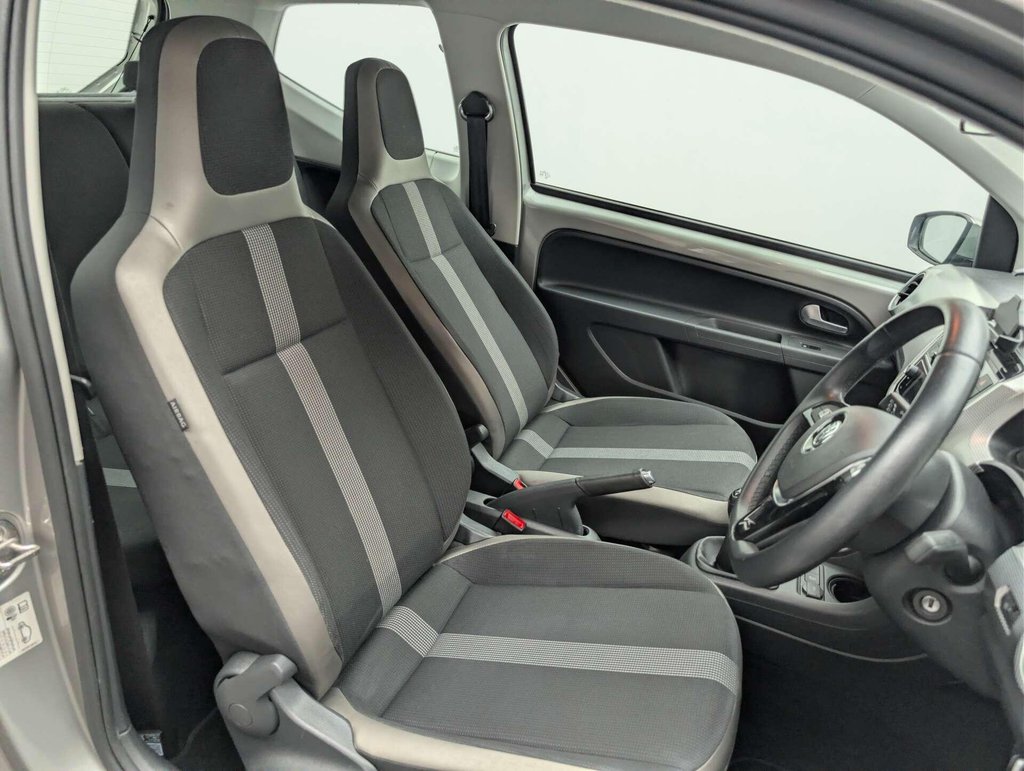 Used 2018 18 VOLKSWAGEN UP! 1.0 High Up 3dr CLICK & COLLECT/ HOME DELIVERY