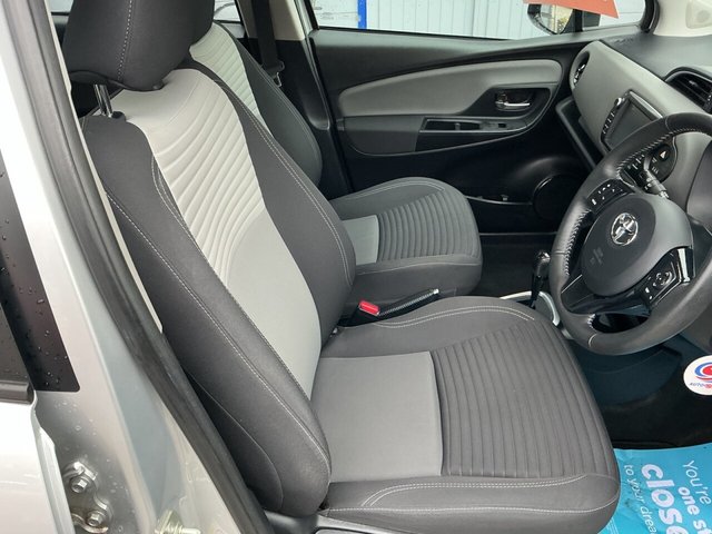 2019 TOYOTA YARIS - Photo 12