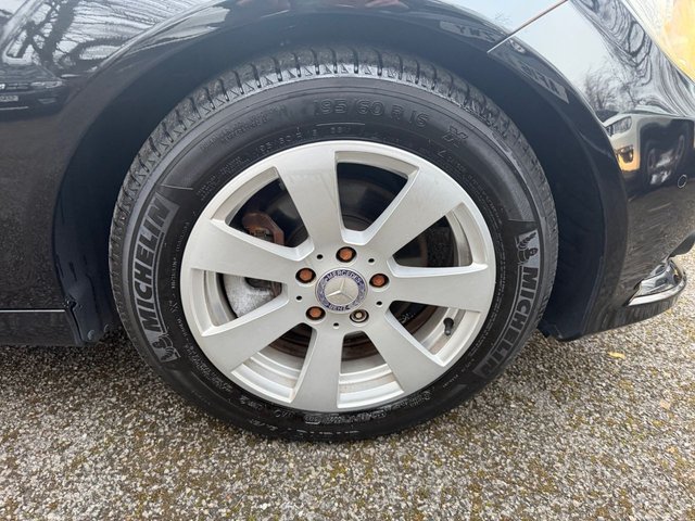 2011 Mercedes-Benz C-CLASS - Photo 10