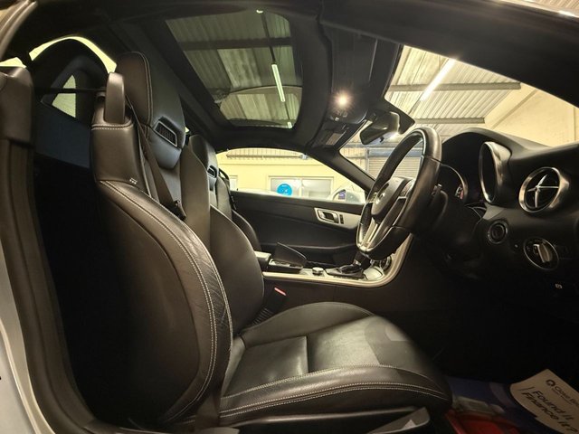 2014 Mercedes-Benz SLK - Photo 2