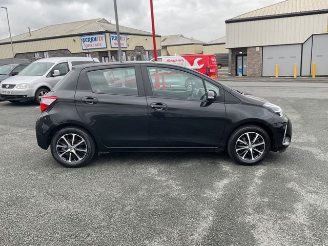 2019 TOYOTA YARIS - Photo 5