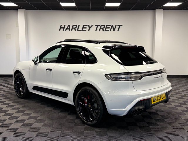 2022 PORSCHE MACAN - Photo 4