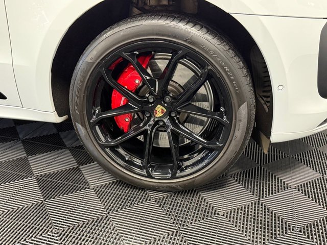 2022 PORSCHE MACAN - Photo 9