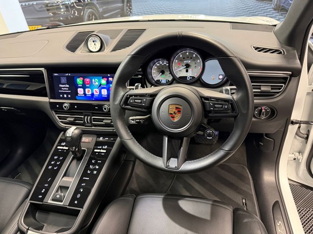 2022 PORSCHE MACAN - Photo 3