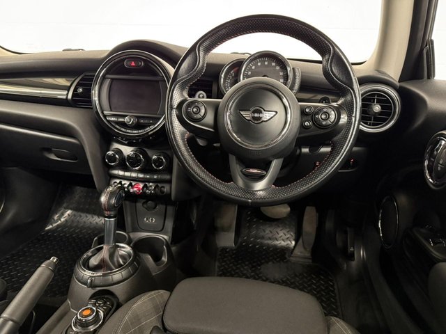 2017 MINI HATCH 2017 2.0 Cooper S Hatchback 3dr Petrol Auto Euro 6 (s/s) (192 ps) - Photo 12