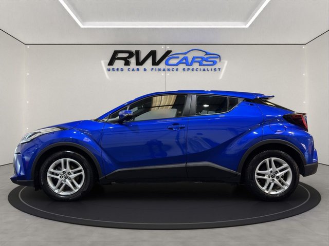 2022 Toyota C-HR 1.8L Icon 5dr - Photo 2