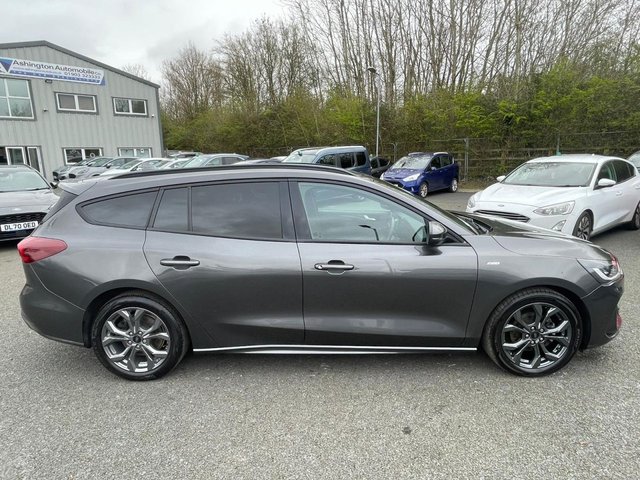 2023 Ford Focus 1L St-Line 5dr - Photo 2