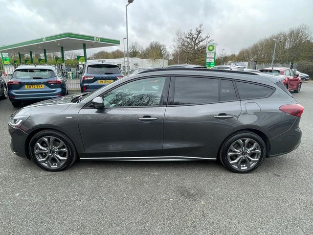 2023 Ford Focus 1L St-Line 5dr - Photo 6