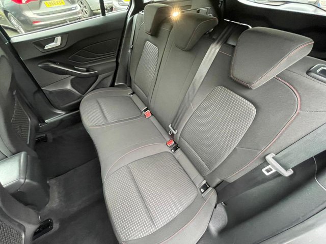 2023 Ford Focus 1L St-Line 5dr - Photo 11