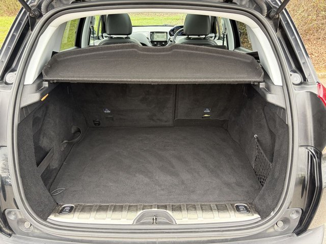 2016 PEUGEOT 2008 - Photo 11