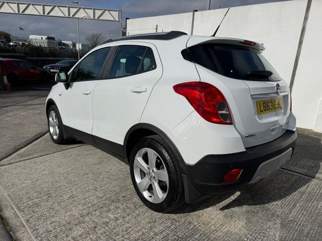2013 Vauxhall Mokka 1.7L Exclusiv 5dr - Photo 2