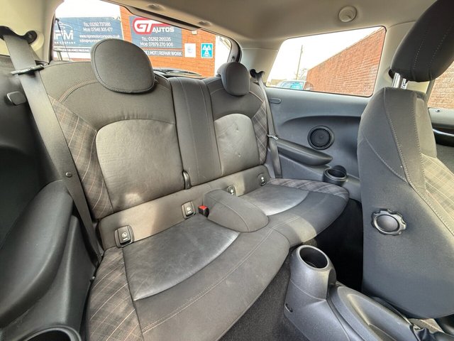 2017 MINI HATCH 1.5 Cooper D Seven Hatchback 3dr Diesel Manual Euro 6 (s/s) (116 ps) - Photo 12