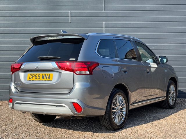 2019 MITSUBISHI OUTLANDER - Photo 6