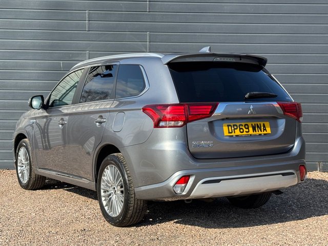 2019 MITSUBISHI OUTLANDER - Photo 3