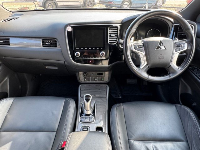 2019 MITSUBISHI OUTLANDER - Photo 4