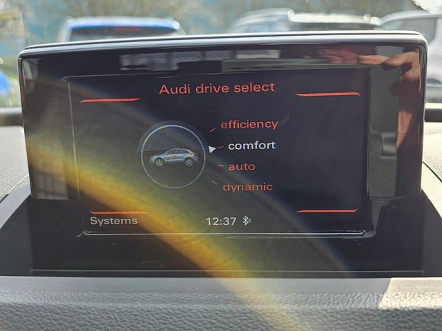 2015 AUDI Q3 - Photo 3