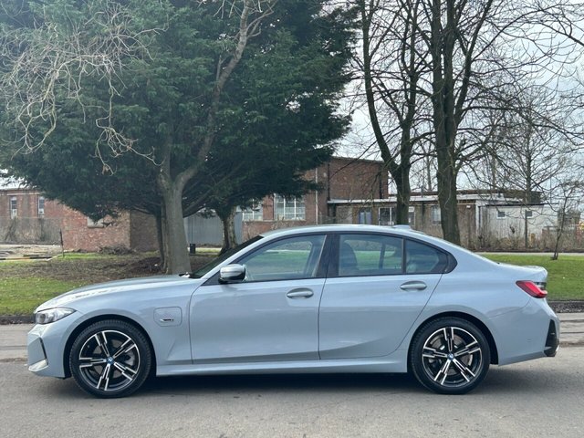 2022 BMW 3 Series 2L M Sport 4dr - Photo 5