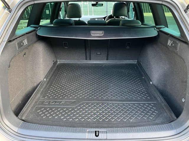 2017 VOLKSWAGEN GOLF 2.0 TSI BlueMotion Tech R Estate 5dr Petrol DSG 4MOTION Euro 6 (s/s) (300 ps) - Photo 11