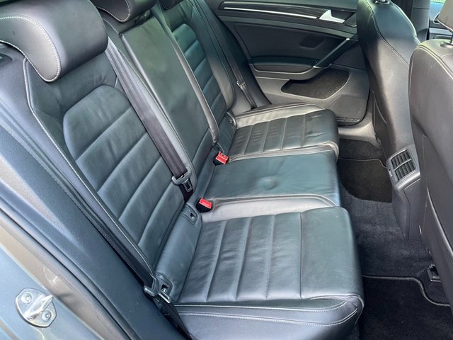 2017 VOLKSWAGEN GOLF 2.0 TSI BlueMotion Tech R Estate 5dr Petrol DSG 4MOTION Euro 6 (s/s) (300 ps) - Photo 12