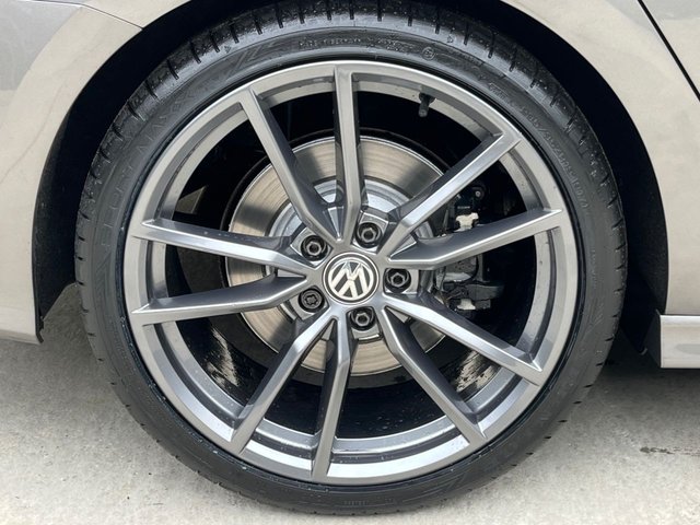 2017 VOLKSWAGEN GOLF 2.0 TSI BlueMotion Tech R Estate 5dr Petrol DSG 4MOTION Euro 6 (s/s) (300 ps) - Photo 8