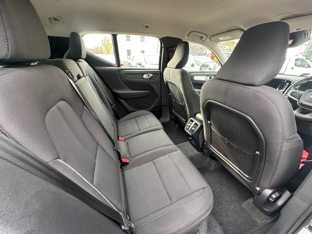 2021 VOLVO XC40 - Photo 4
