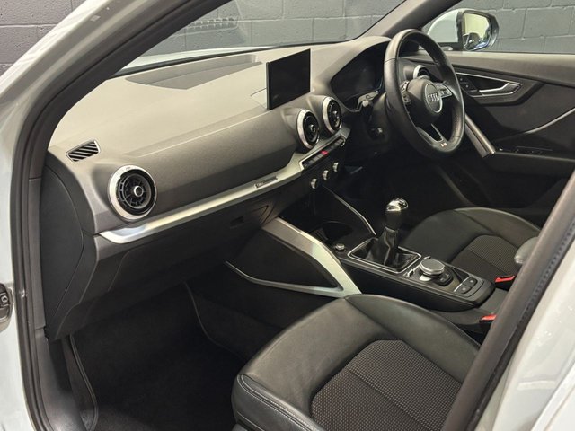2021 AUDI Q2 - Photo 2