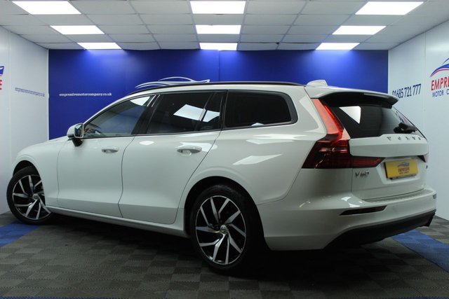 2019 VOLVO V60 - Photo 3
