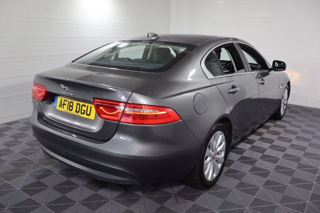 2018 JAGUAR XE 2.0d Prestige Saloon 4dr Diesel Auto Euro 6 (s/s) (163 ps) - Photo 4