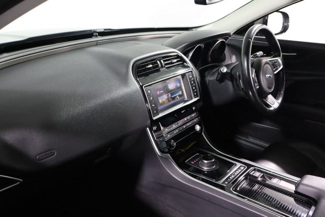 2018 JAGUAR XE 2.0d Prestige Saloon 4dr Diesel Auto Euro 6 (s/s) (163 ps) - Photo 8