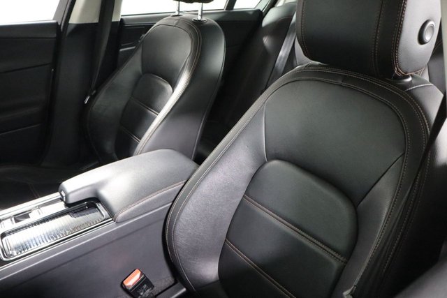 2018 JAGUAR XE 2.0d Prestige Saloon 4dr Diesel Auto Euro 6 (s/s) (163 ps) - Photo 9