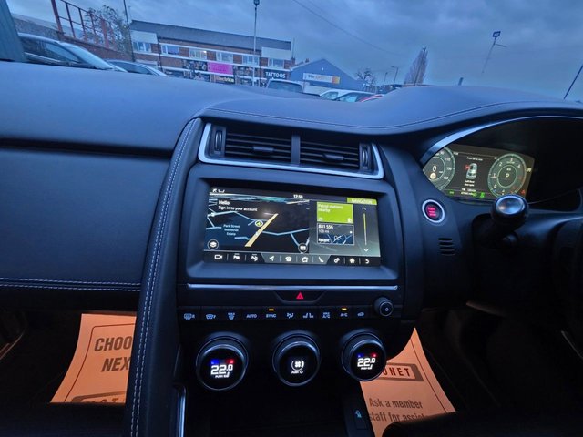 2018 JAGUAR E-PACE 2.0 D240 R-Dynamic HSE SUV 5dr Diesel Auto AWD Euro 6 (s/s) (240 ps) - Photo 3