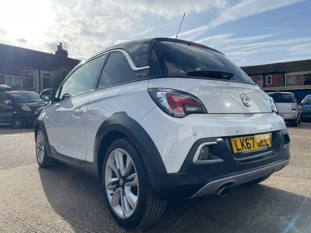 2017 VAUXHALL ADAM 2017 1.4i ROCKS AIR Hatchback 3dr Petrol Manual Euro 6 (87 ps) - Photo 4