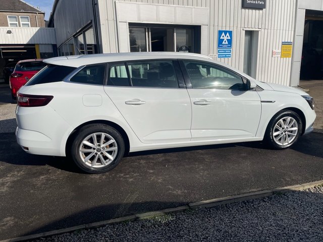 2019 Renault Megane 1.3L Play 5dr - Photo 9