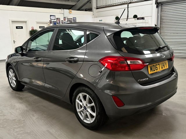 2018 Ford Fiesta - Photo 2