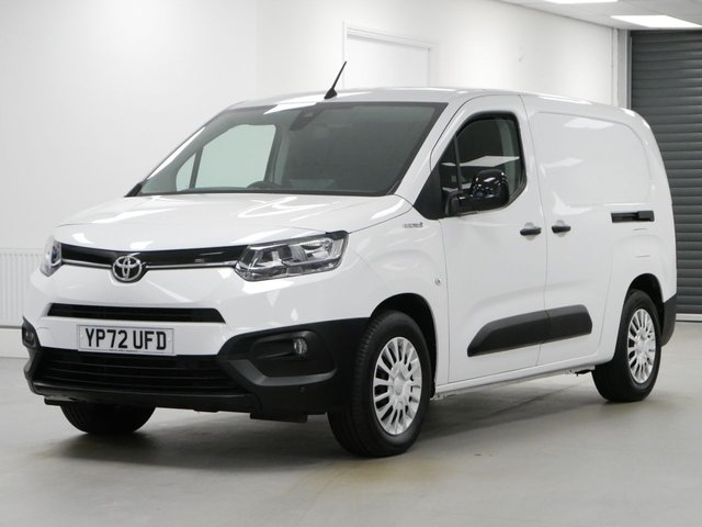 View our Toyota Proace City E 100 KW 50 KWH L2 LONG ICON AUTOMATIC 6 DOOR