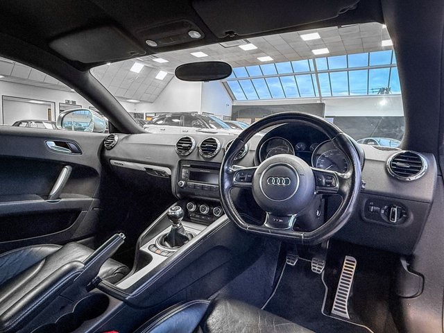 2012 Audi Tts 2L Black Edition 3dr - Photo 3