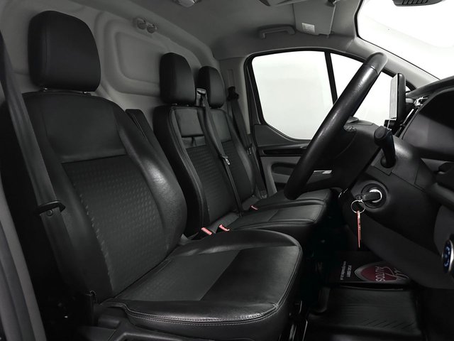 2022 Ford Transit Custom 2L Sport 5dr - Photo 5