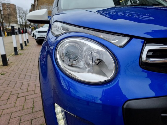 2019 CITROEN C1 2019 1.0 VTi Urban Ride Hatchback 5dr Petrol Manual Euro 6 (s/s) (72 ps) - Photo 9